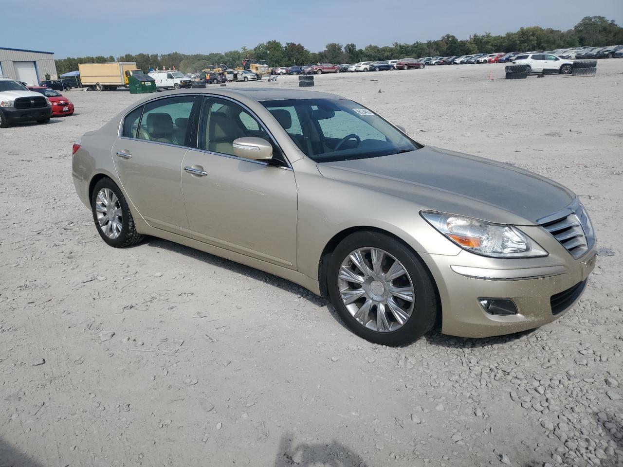 2010 Hyundai Genesis 3.8L - Фото 4