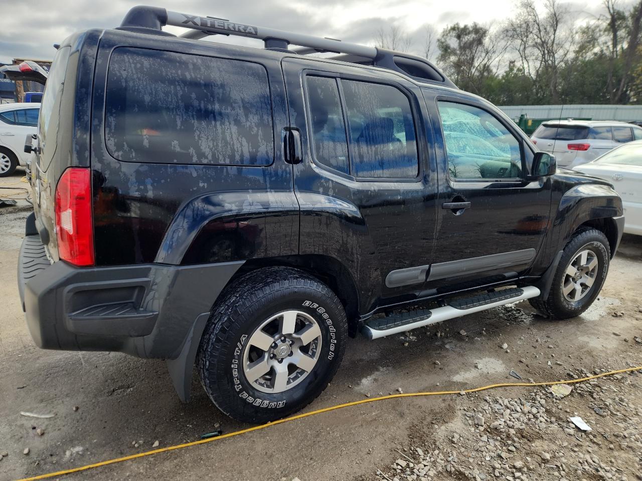 2012 Nissan Xterra Off Road - Фото 3