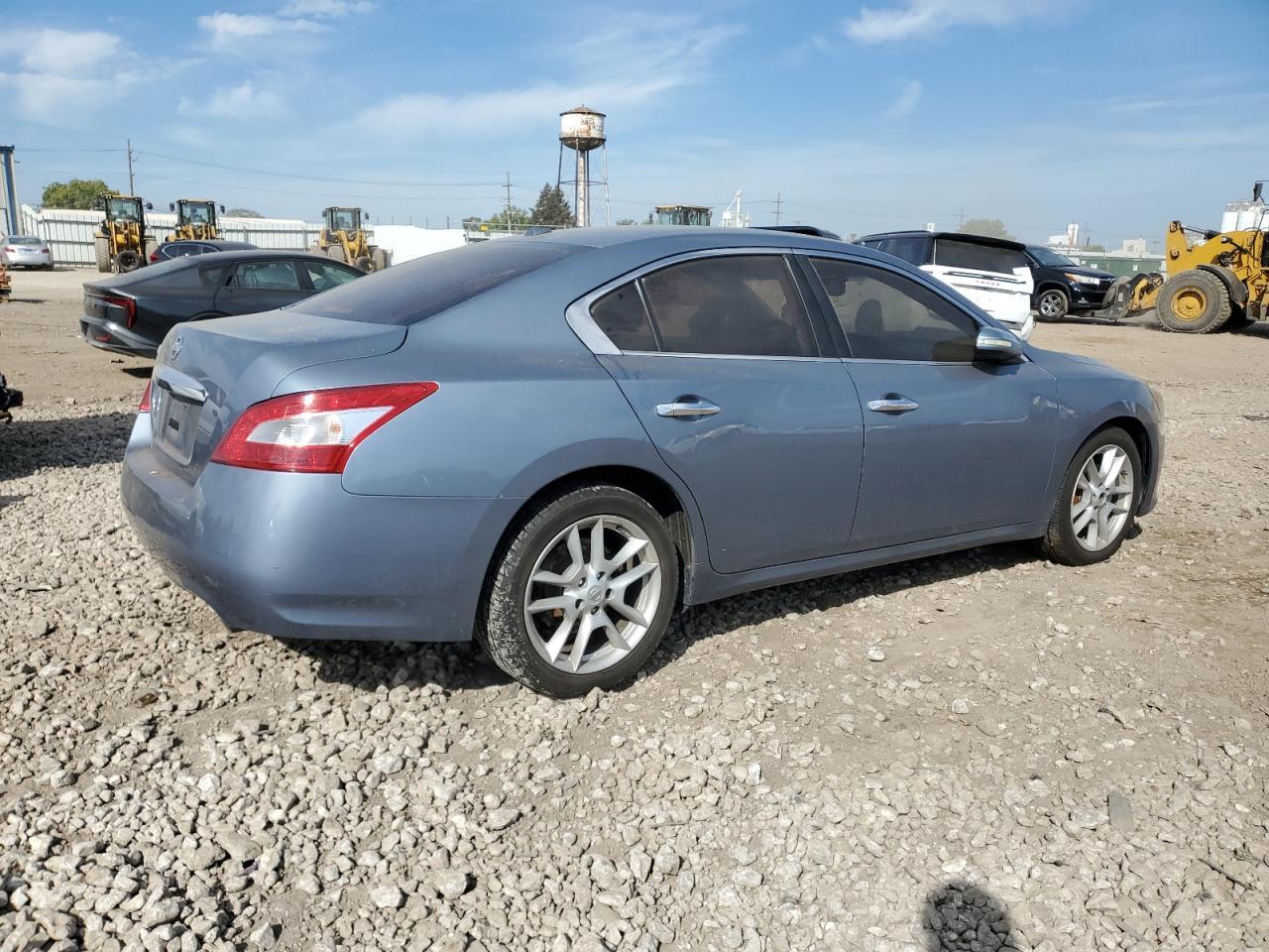 2011 Nissan Maxima S - Image 3