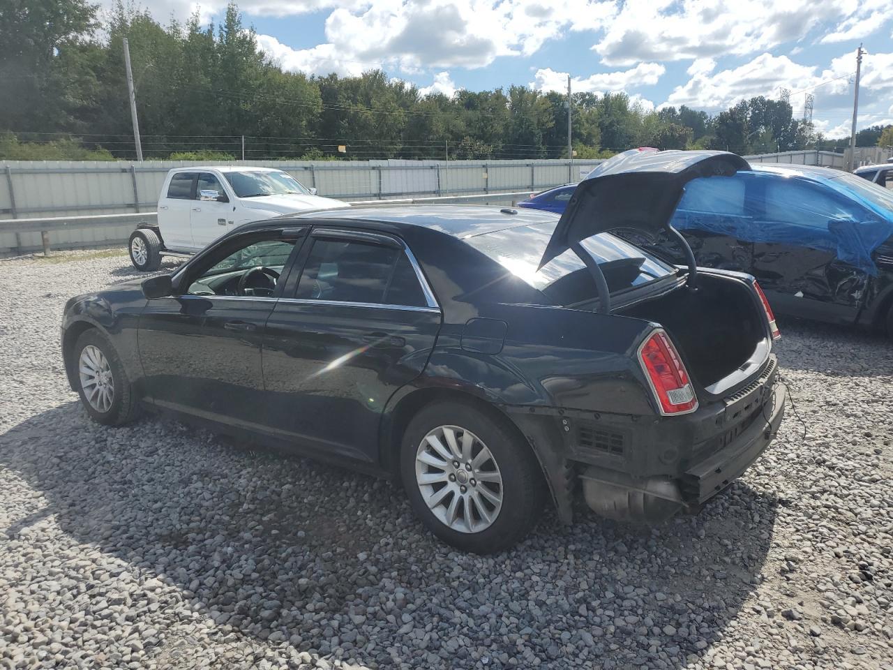 2014 Chrysler 300 - Image 2