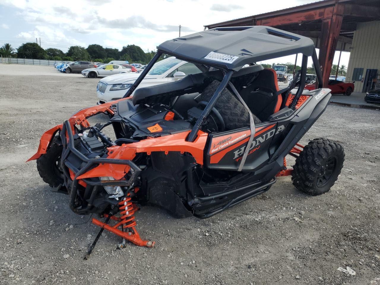 2023 Honda Talon 1000R Utility Vehicle - Фото 2