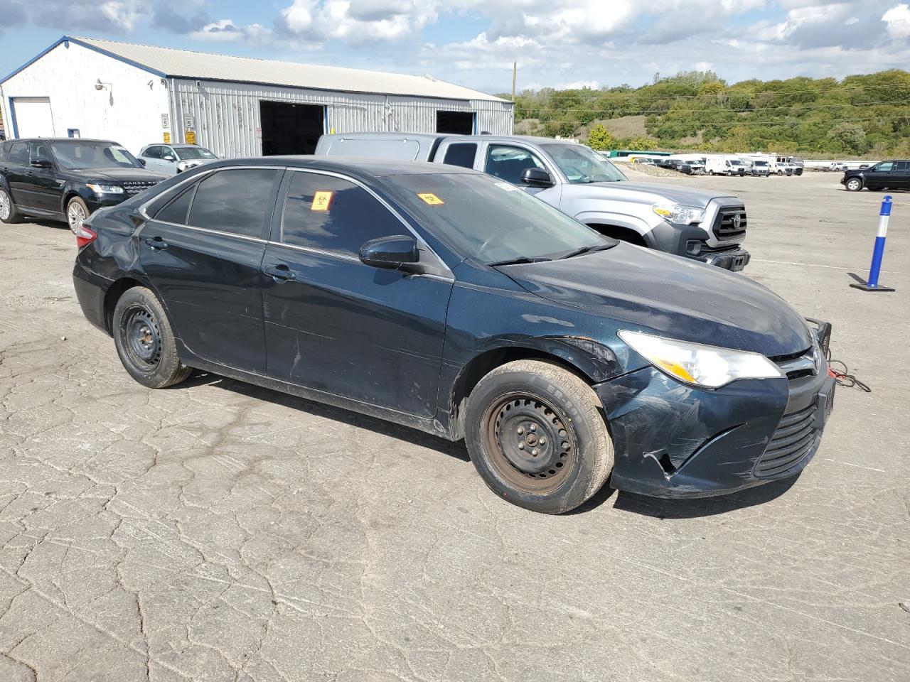 2017 Toyota Camry Le - Фото 4