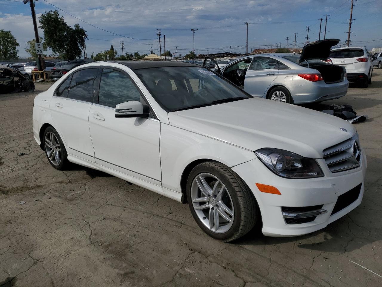 2013 Mercedes-Benz C 250 - Фото 4