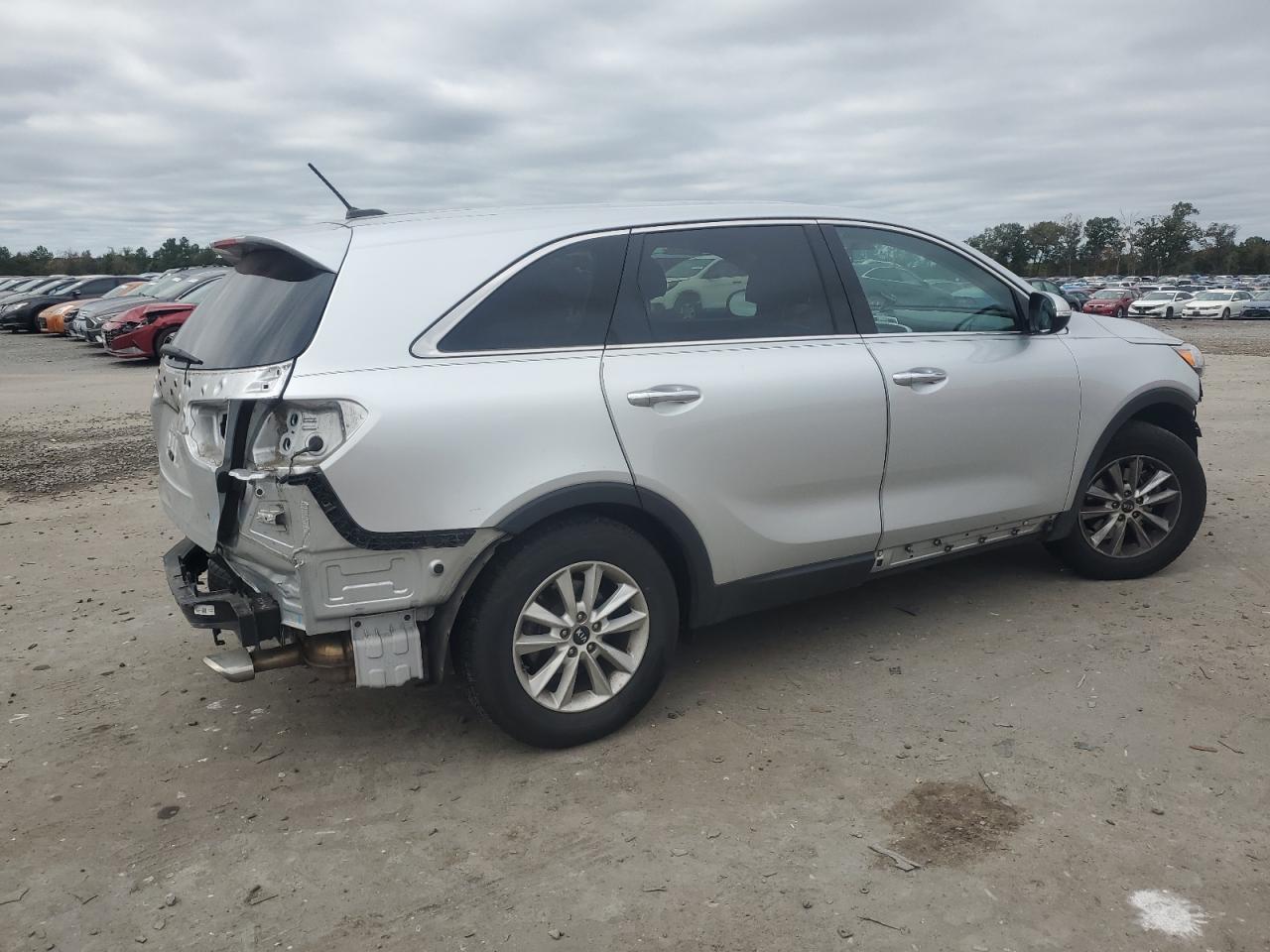 2019 Kia Sorento L - Image 3