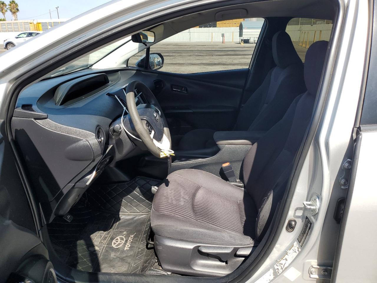 2017 Toyota Prius - Image 7