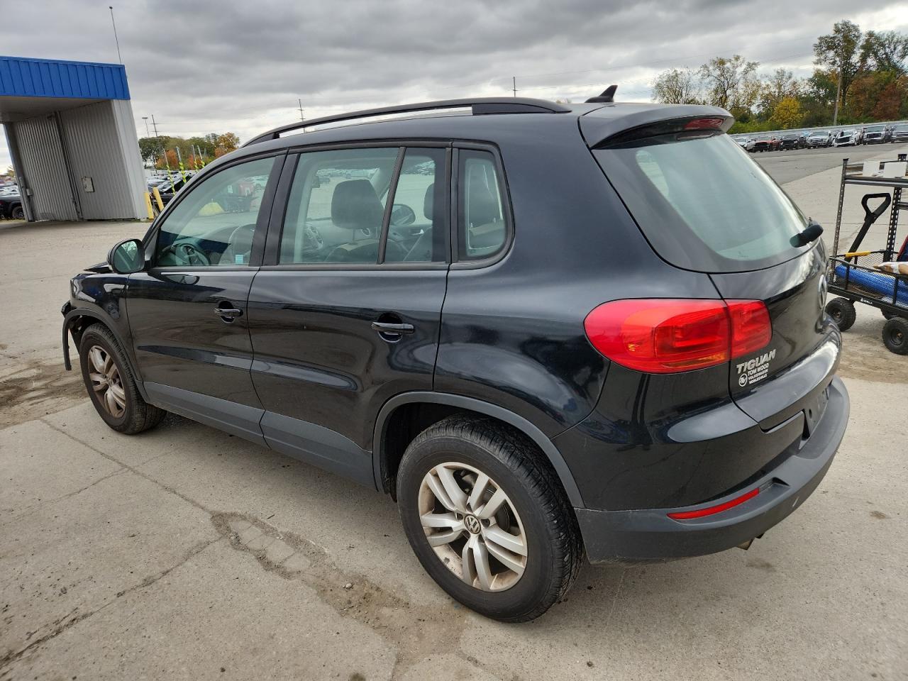 2017 Volkswagen Tiguan S - Image 2