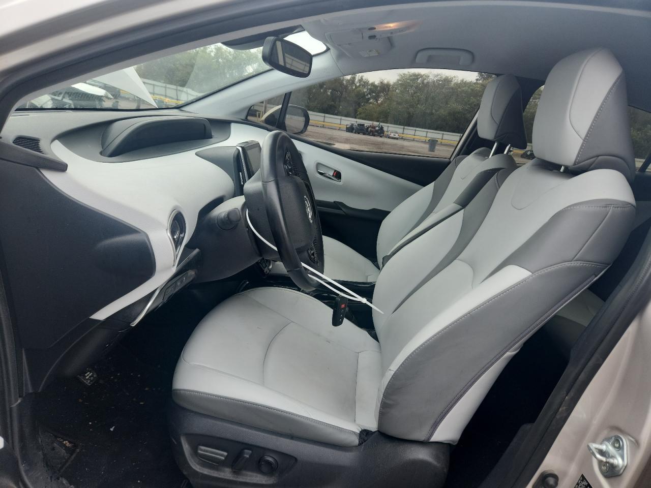 2022 Toyota Prius Prime Le - Фото 7