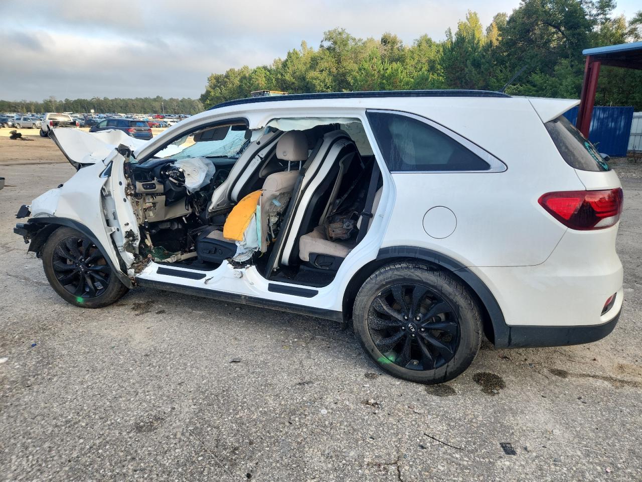 2020 Kia Sorento S - Image 2