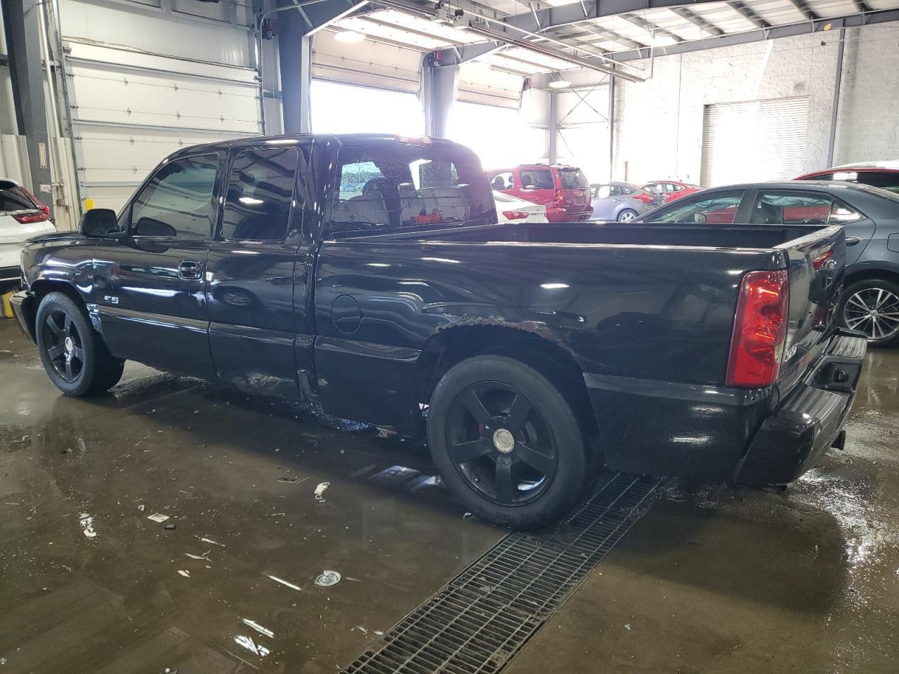 2003 Chevrolet Silverado K1500 - Фото 2