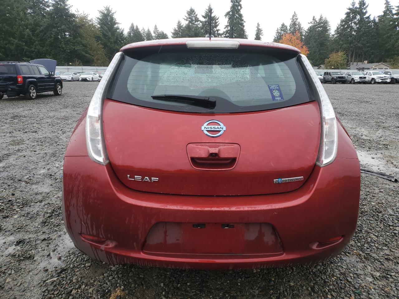 2015 Nissan Leaf S - Фото 6