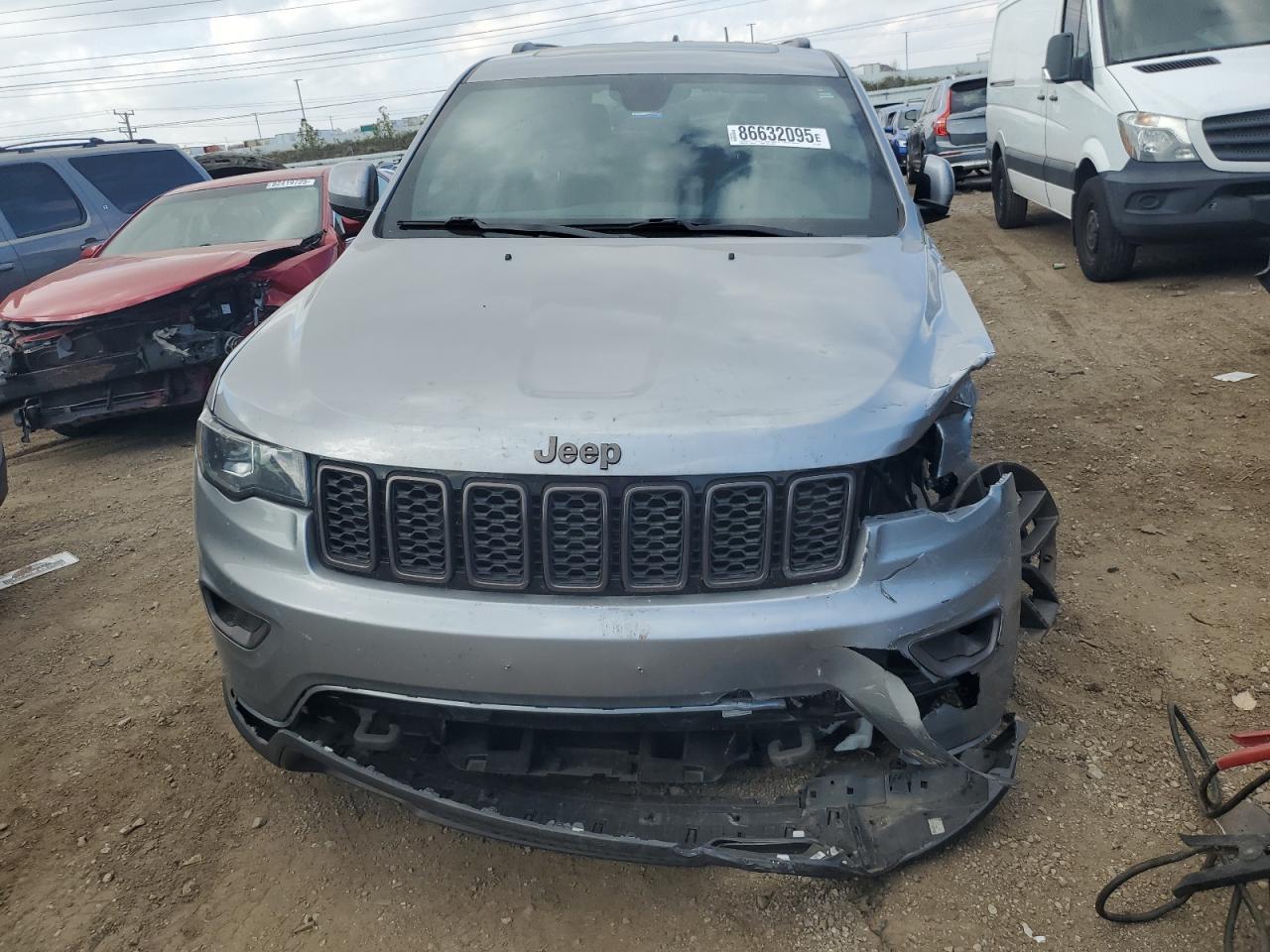 2016 Jeep Grand Cherokee Laredo - Image 5