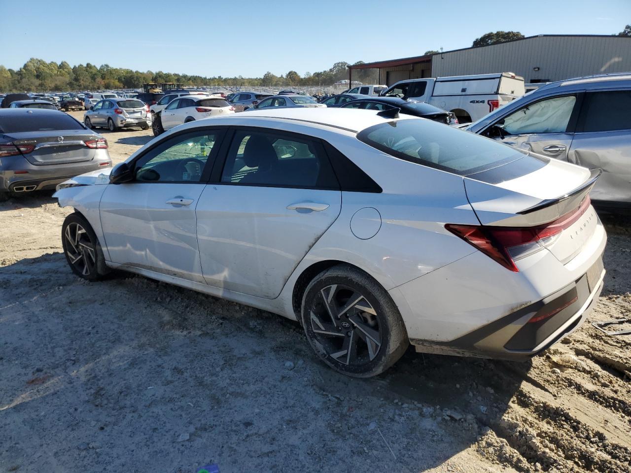 2025 Hyundai Elantra Sel Sport - Image 2