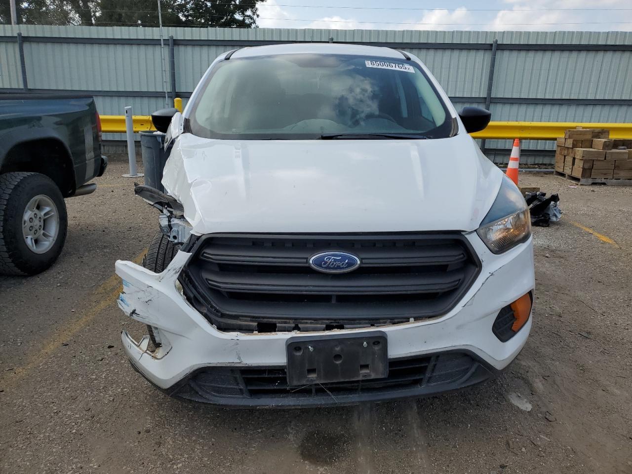2019 Ford Escape S - Image 5