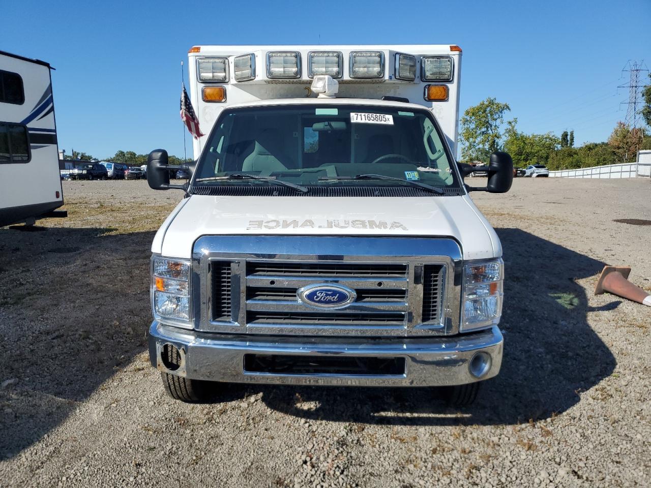 2016 Ford Econoline E450 Super Duty Cutaway Van - Фото 5