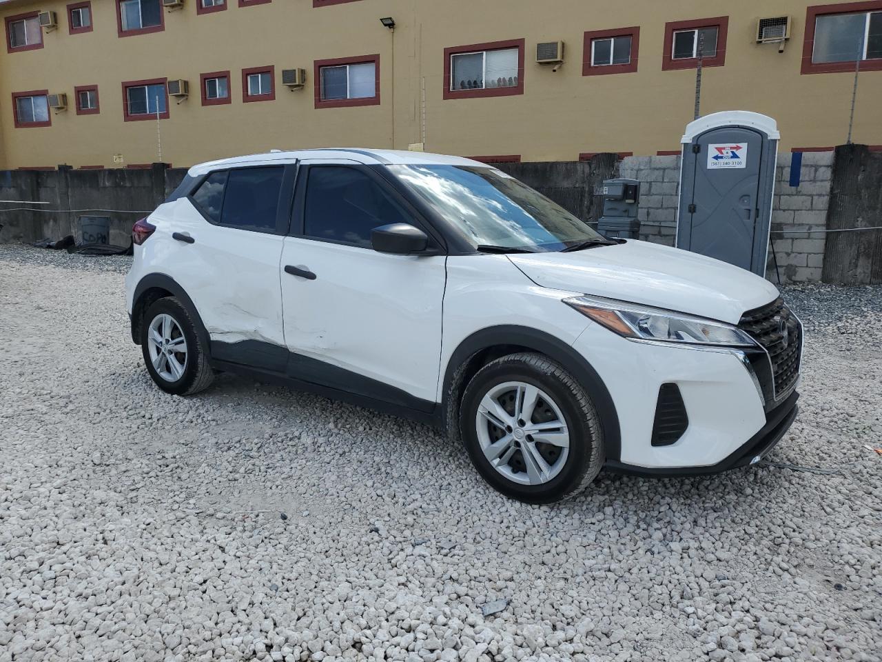 2023 Nissan Kicks S - Image 4