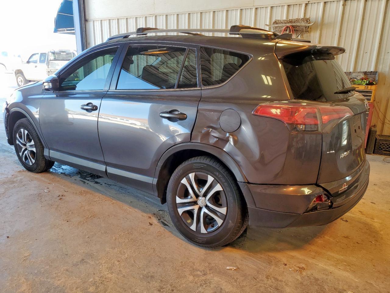 2018 Toyota Rav4 Le - Фото 2