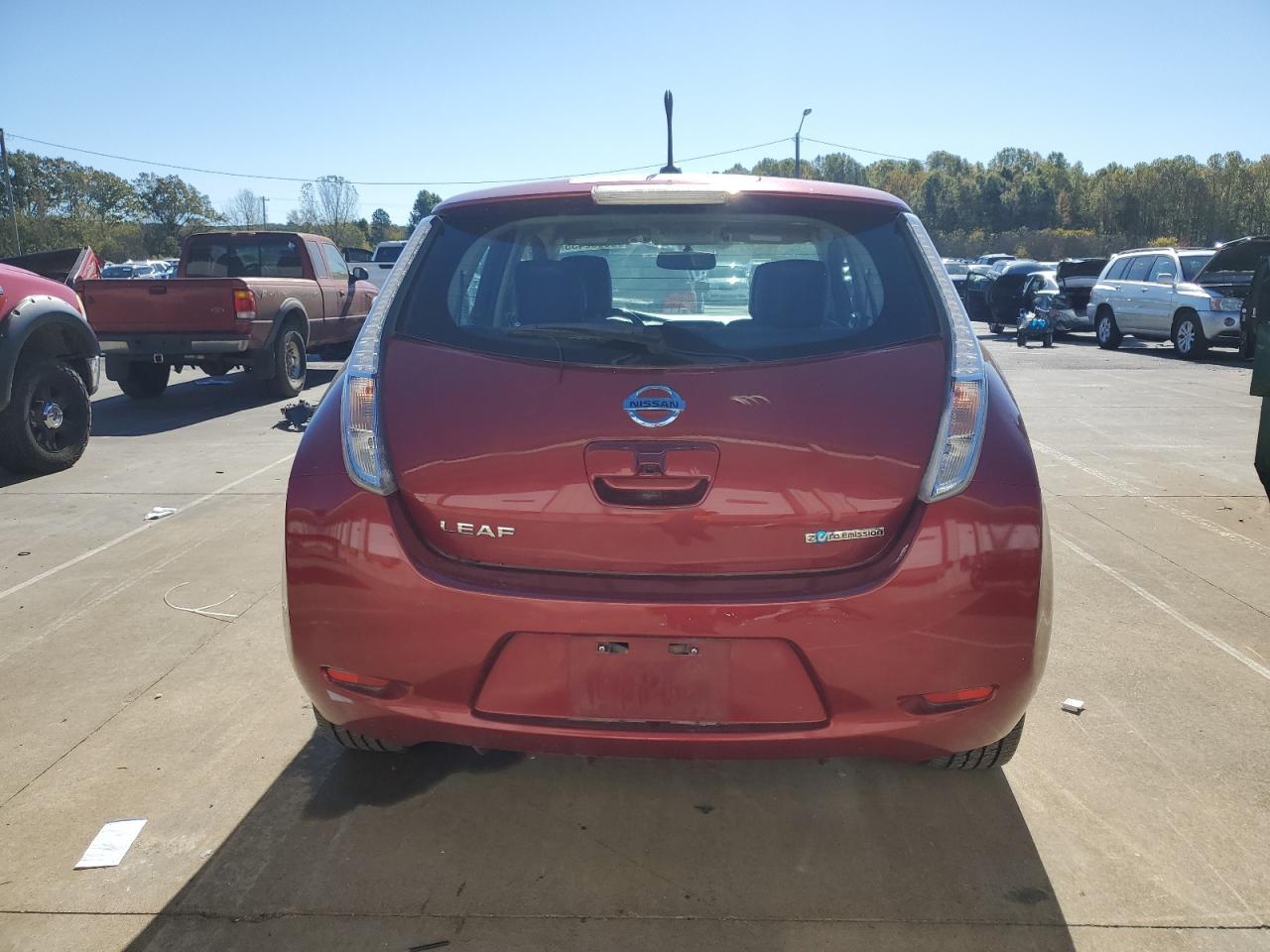 2014 Nissan Leaf S - Image 6