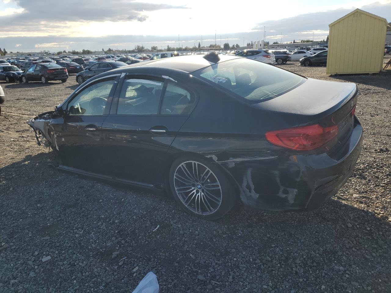 2017 BMW 530 I - Фото 2