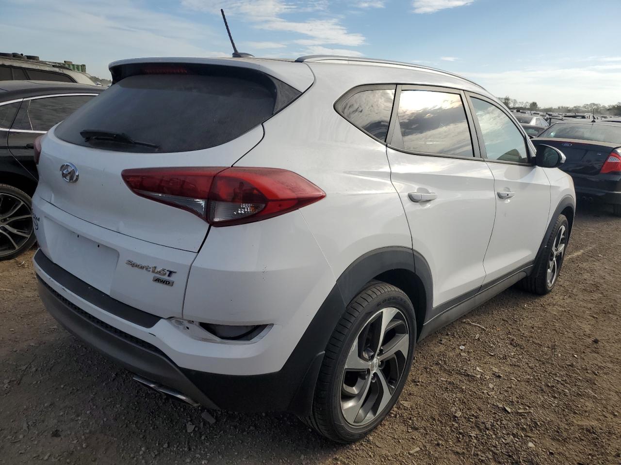 2016 Hyundai Tucson Limited - Image 3