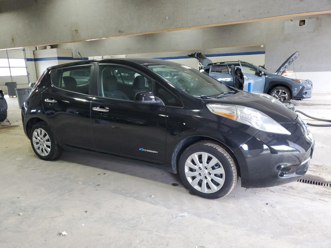 2013 Nissan Leaf S - Image 4