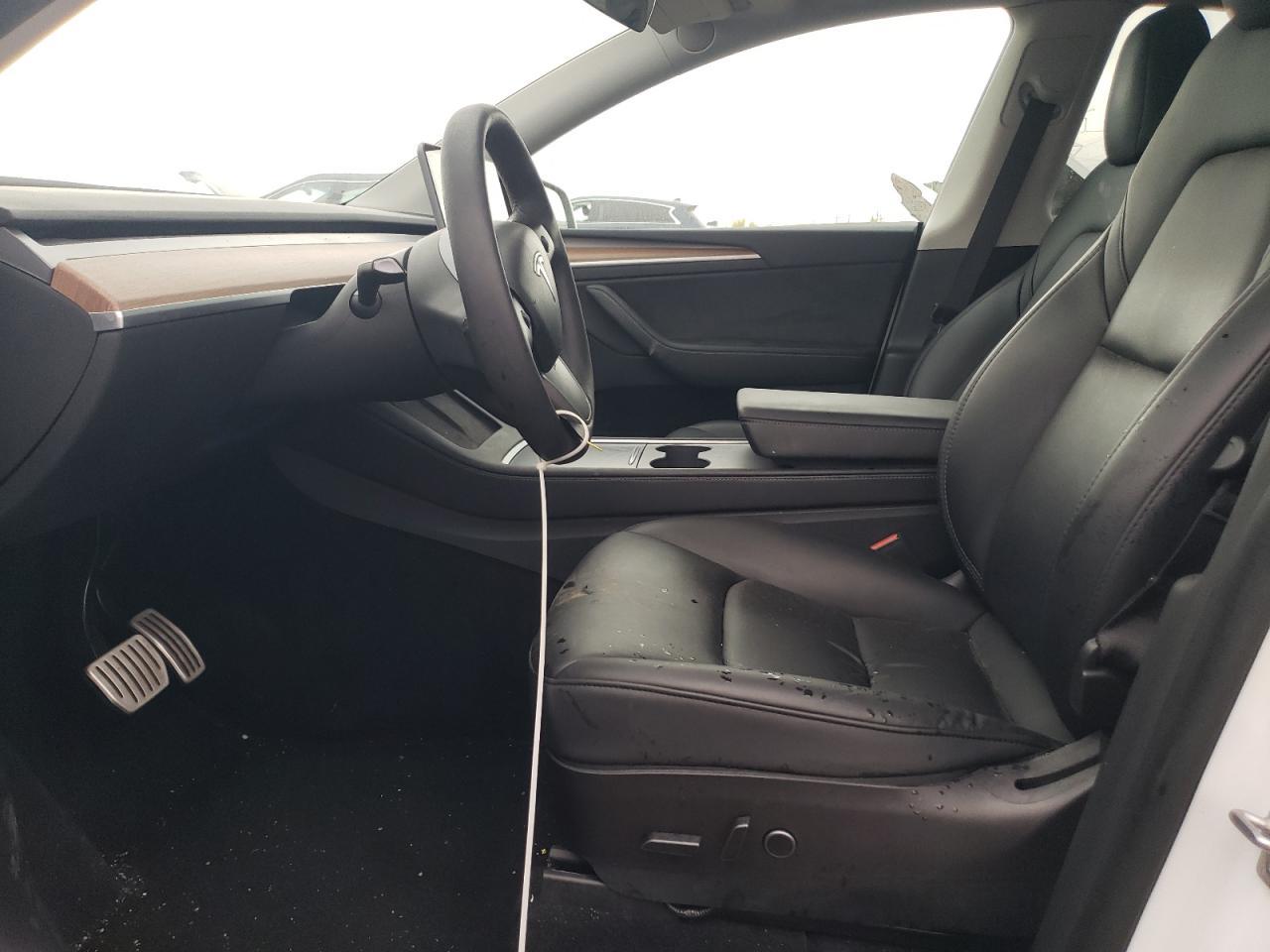 2022 Tesla Model Y - Image 7