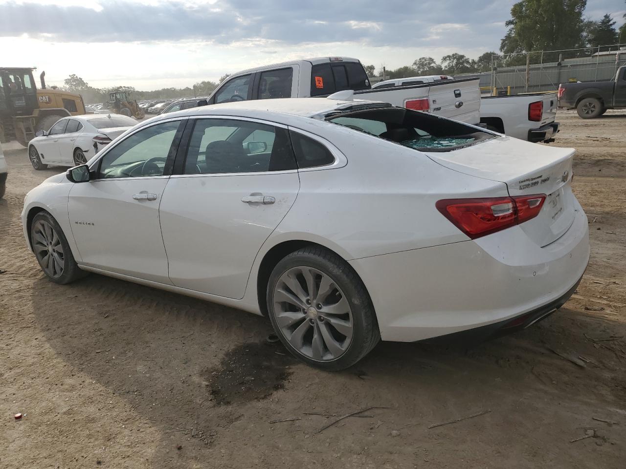 2016 Chevrolet Malibu Premier - Фото 2