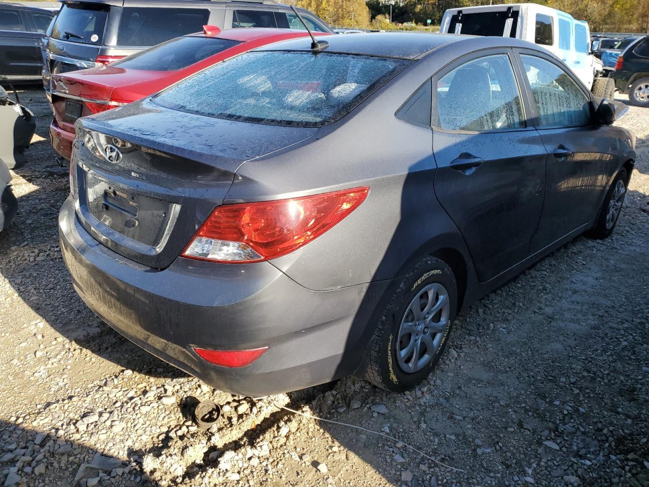 2013 Hyundai Accent Gls - Image 3