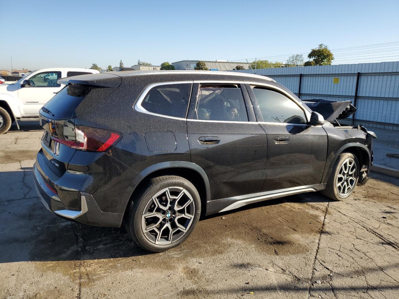 2023 BMW X1 xDrive28I - Image 3