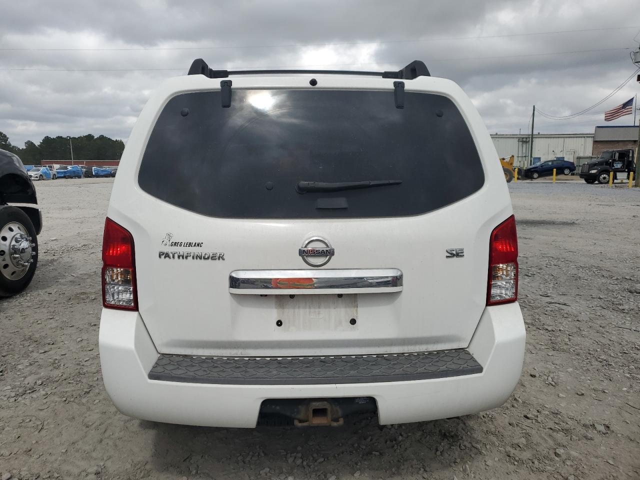 2008 Nissan Pathfinder S - Image 6