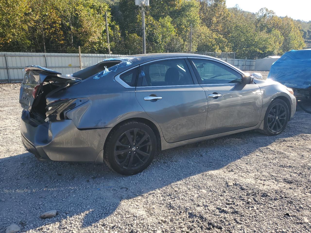 2017 Nissan Altima 2.5 - Image 3