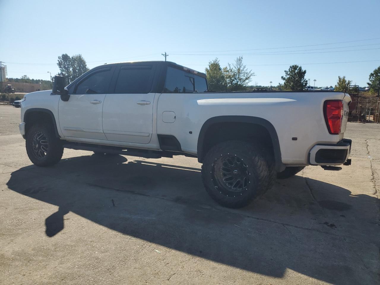 2024 Chevrolet Silverado K3500 High Country - Фото 2