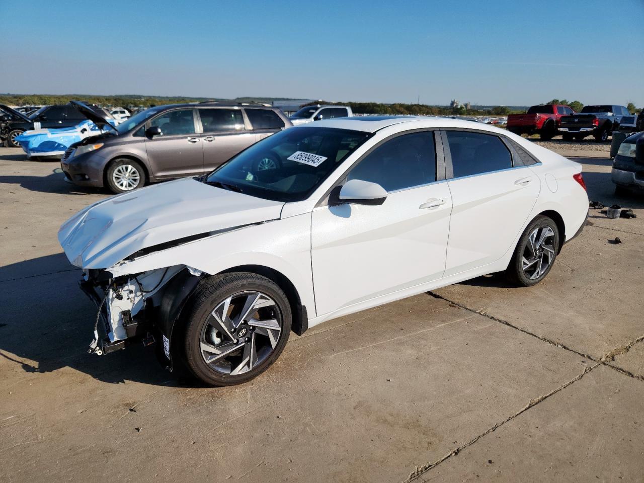 2025 Hyundai Elantra Sel