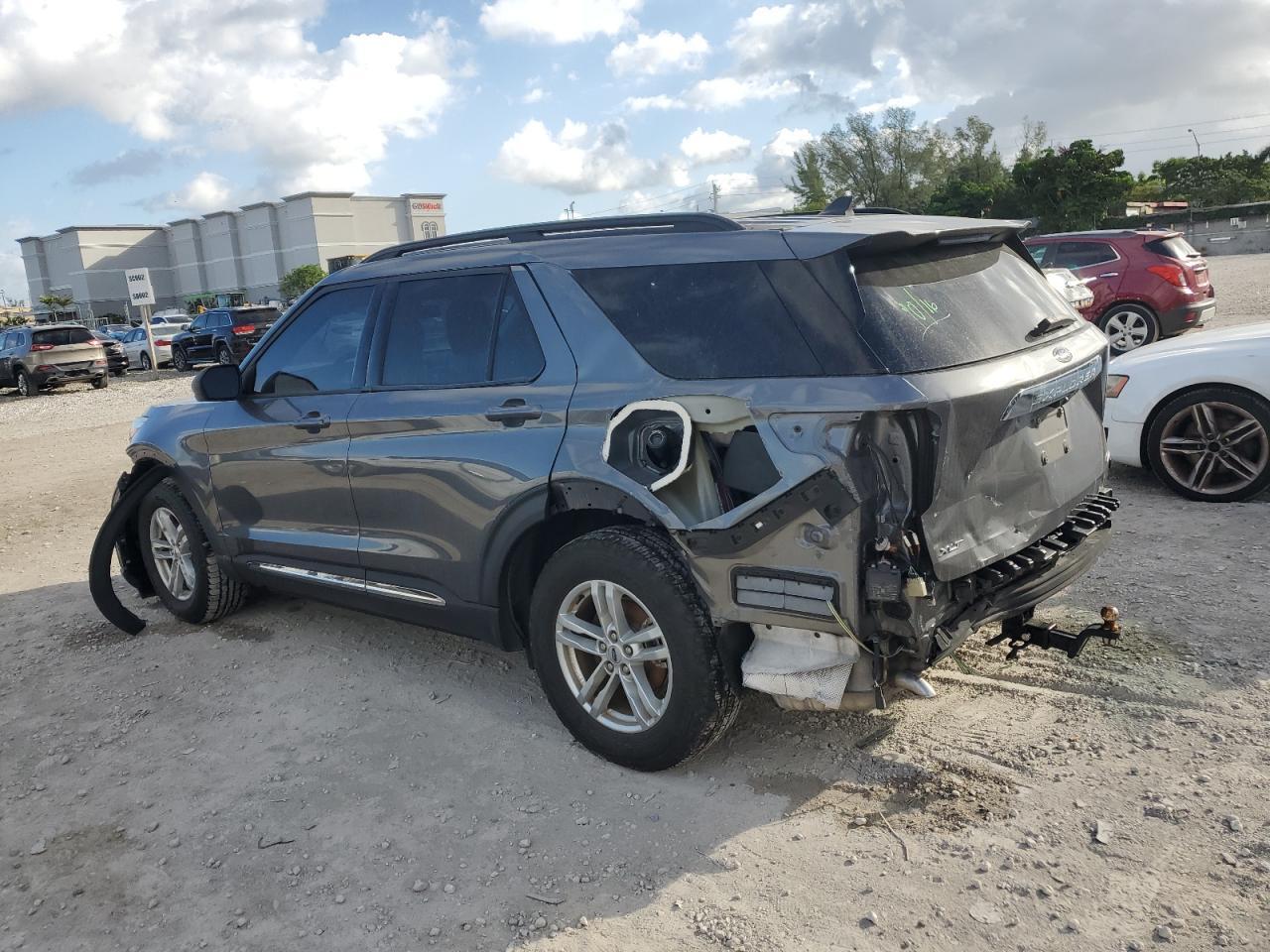 2021 Ford Explorer Xlt - Фото 2