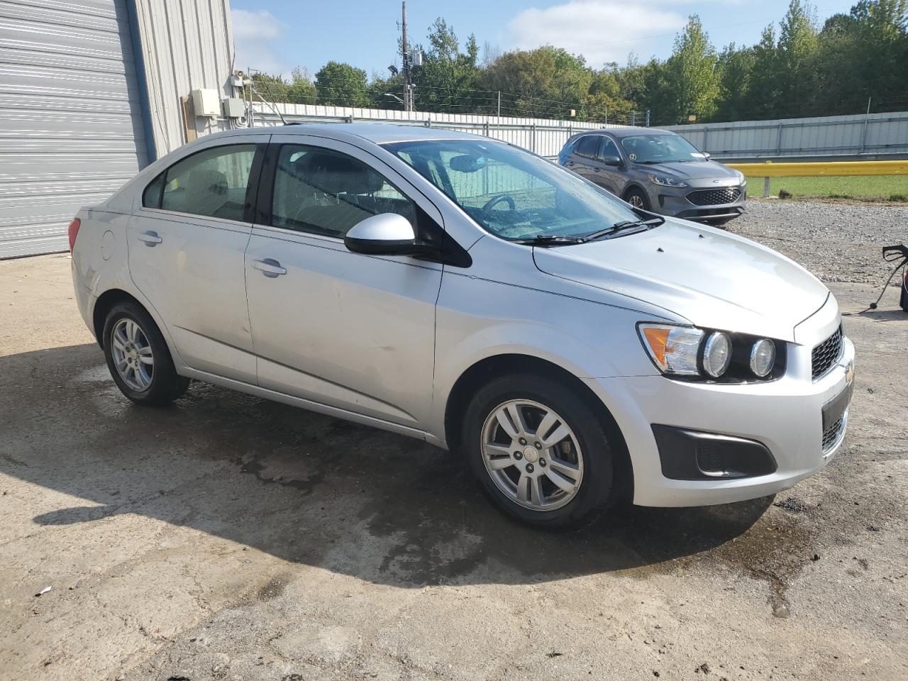 2016 Chevrolet Sonic Lt - Фото 4