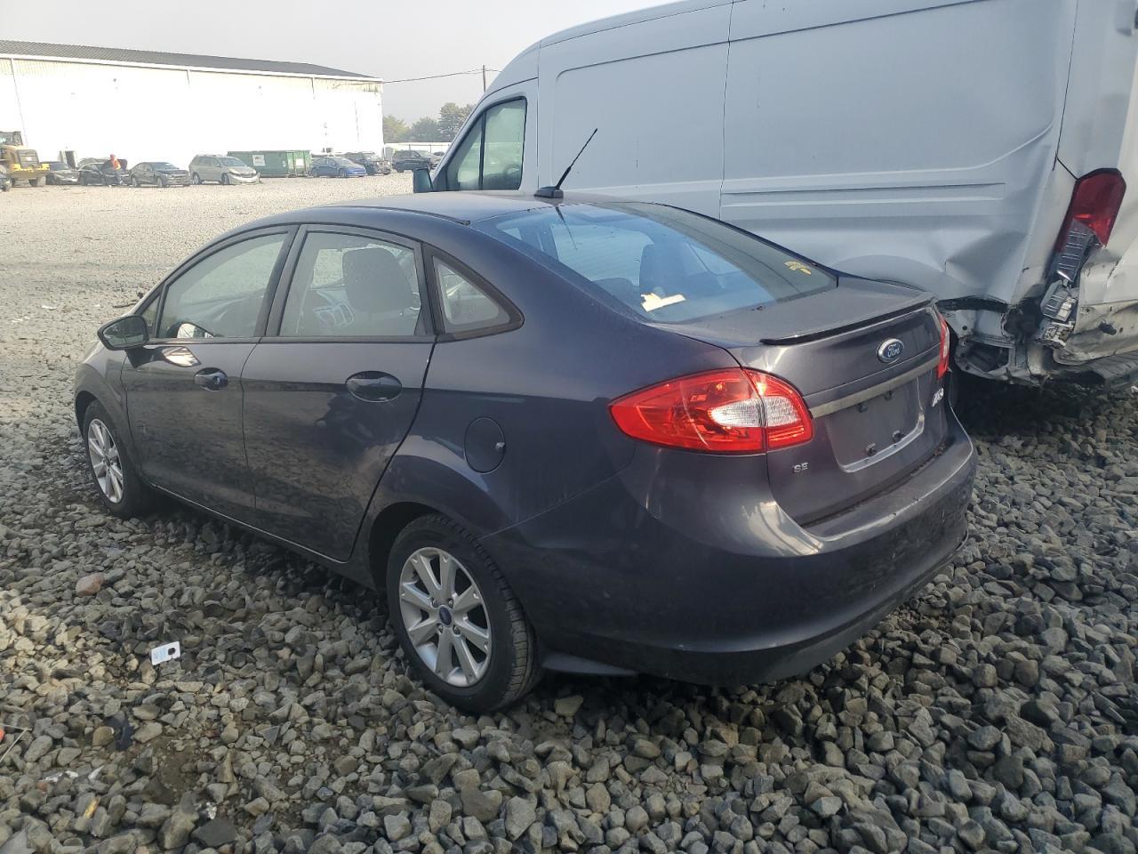 2012 Ford Fiesta Se - Фото 2
