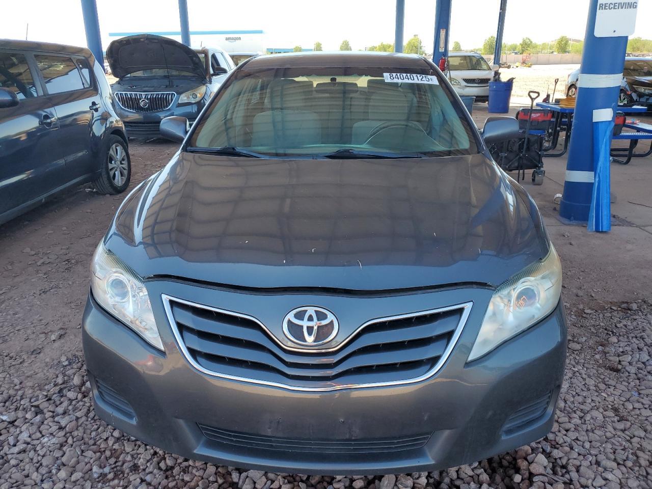 2011 Toyota Camry Le - Фото 5