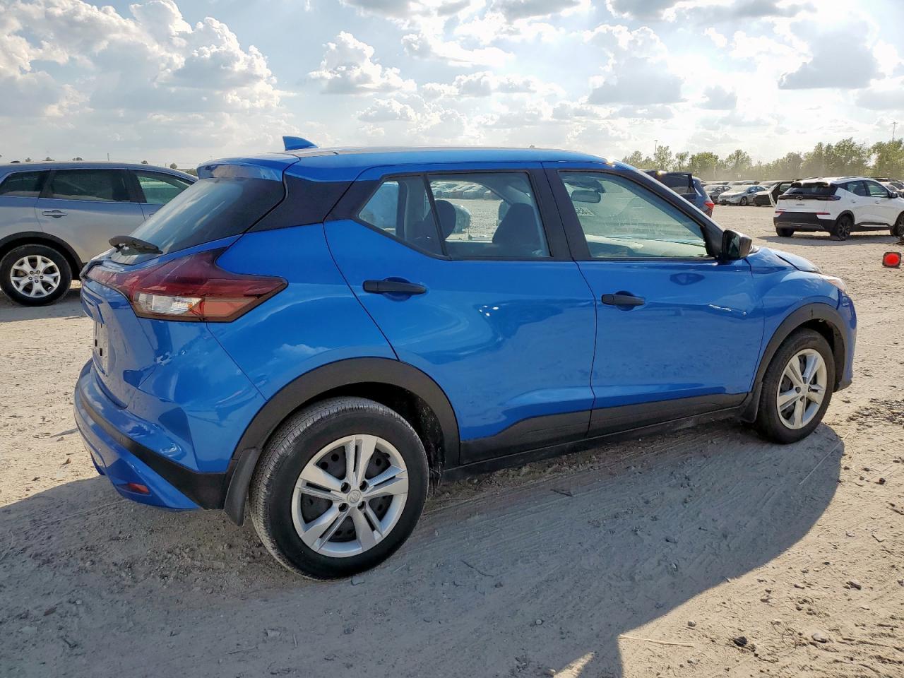 2025 Nissan Kicks Play S - Фото 3