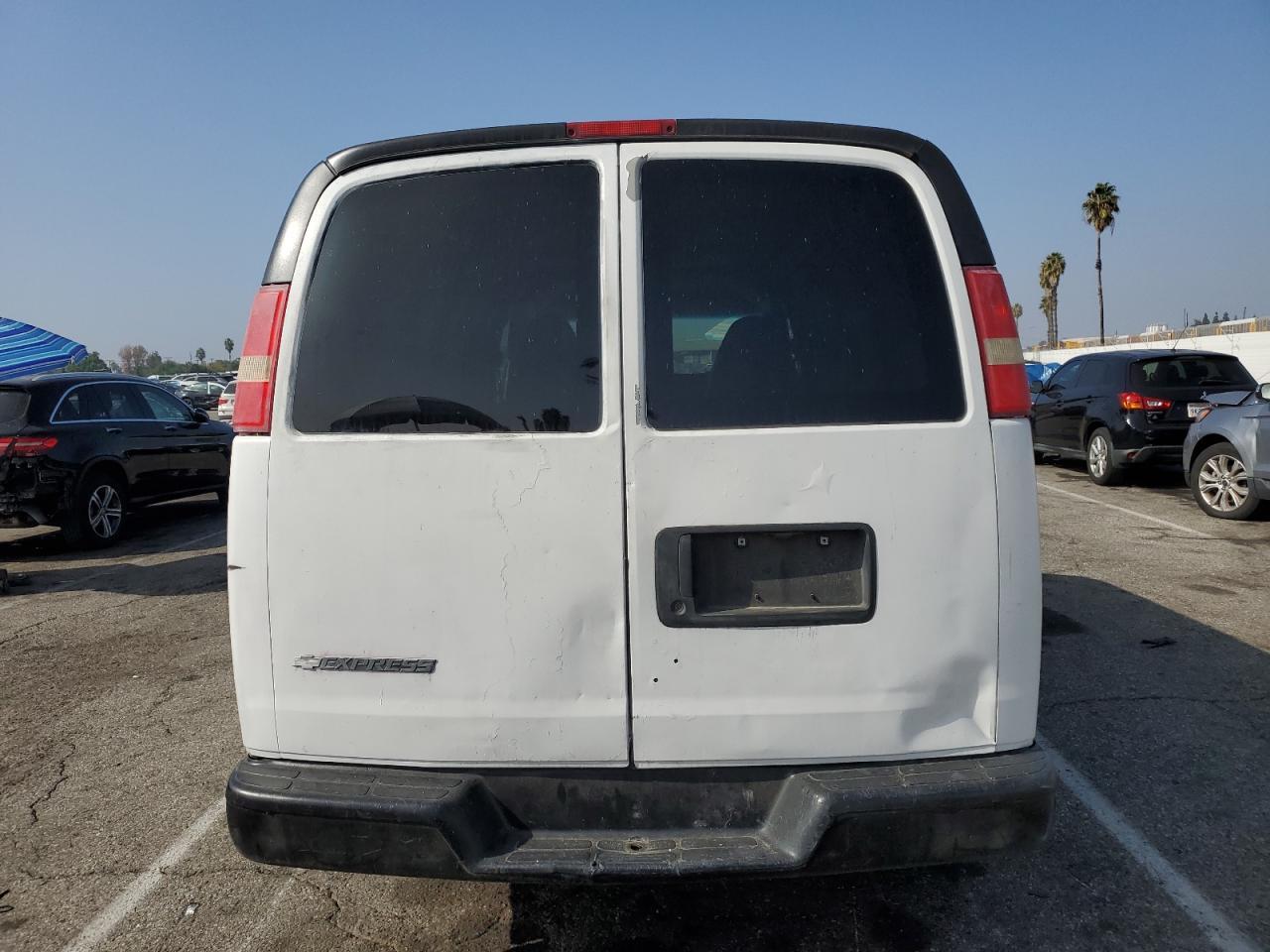 2012 Chevrolet Express G1500 - Image 6