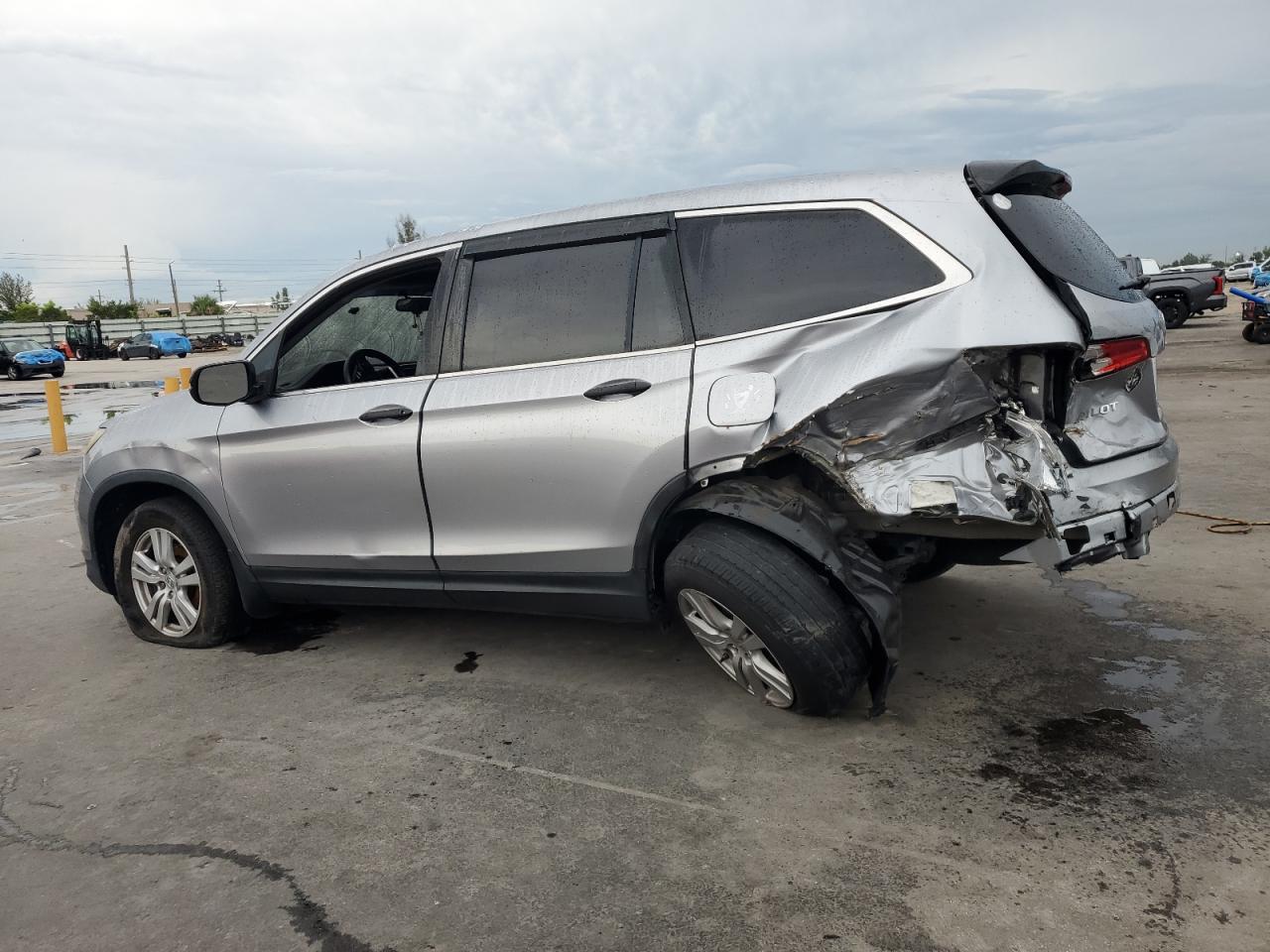 2016 Honda Pilot Lx - Image 2