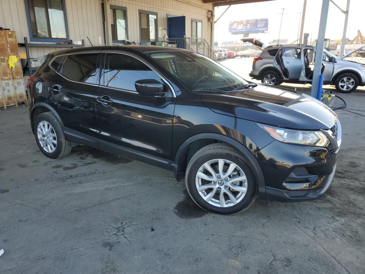 2021 Nissan Rogue Sport S - Фото 4