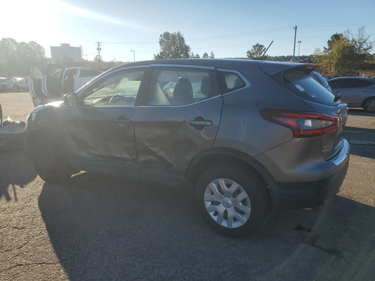 2020 Nissan Rogue Sport S - Фото 2