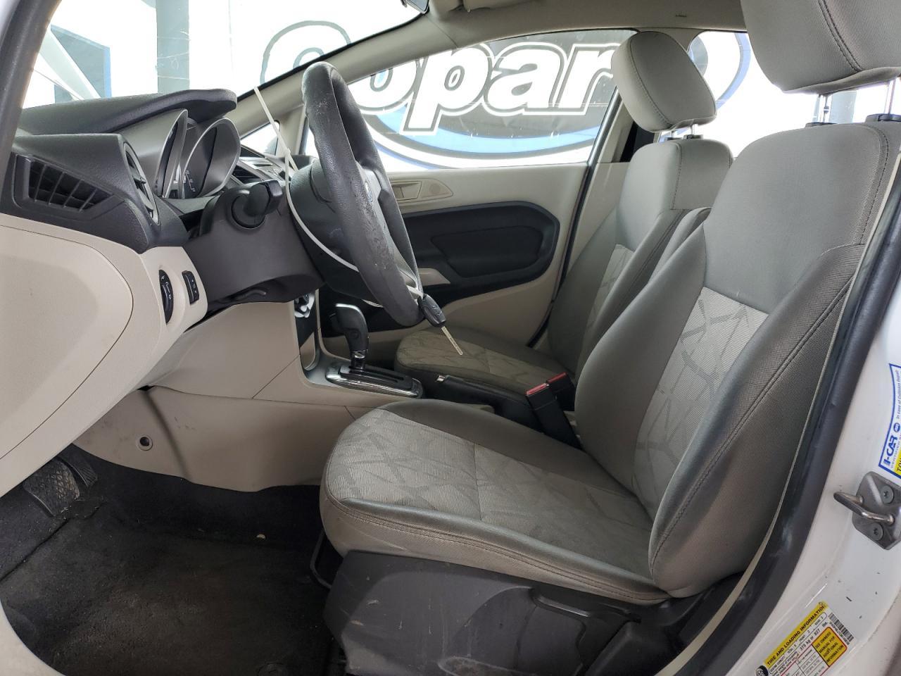 2012 Ford Fiesta Se - Фото 7