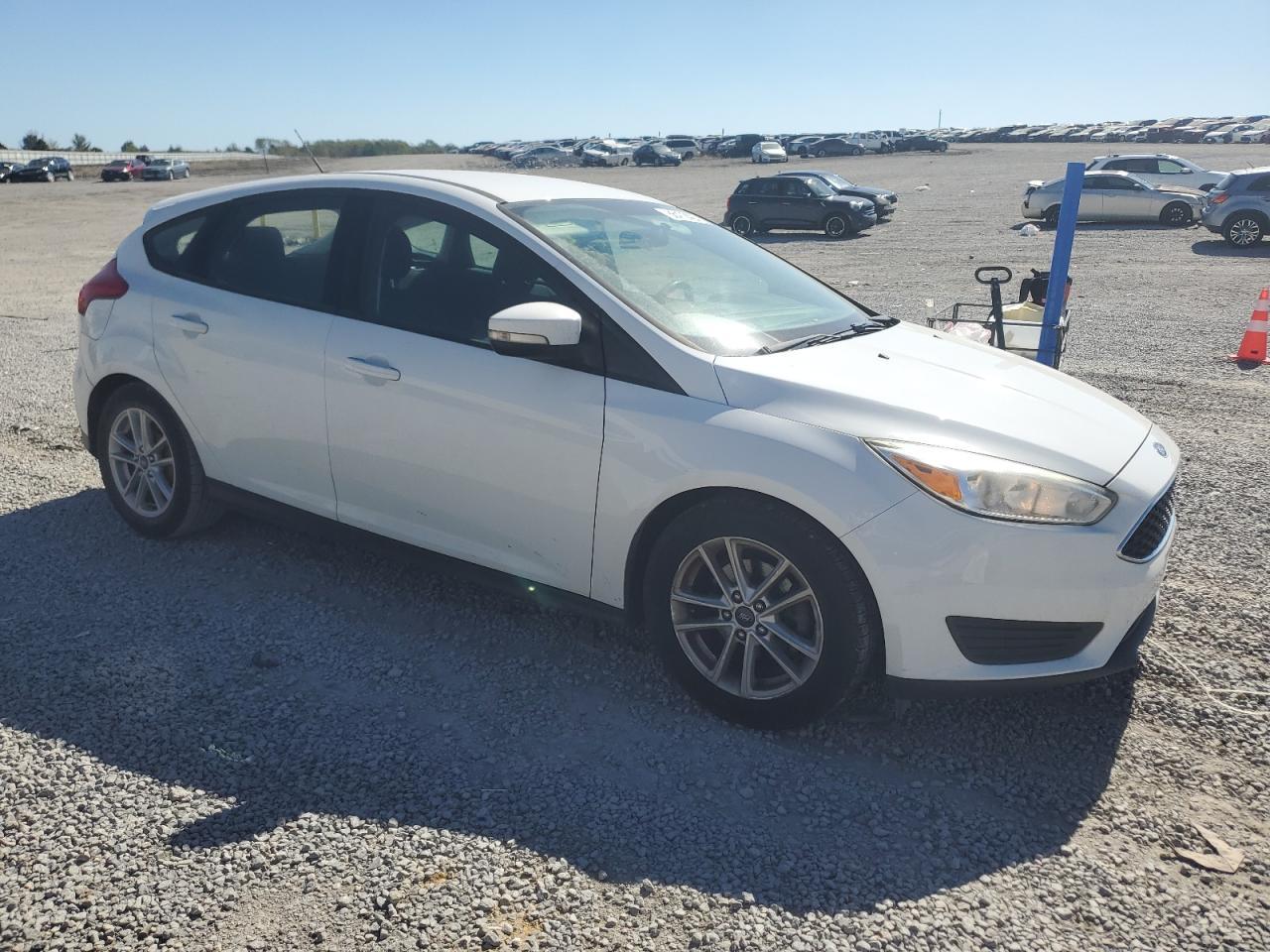 2017 Ford Focus Se - Image 4