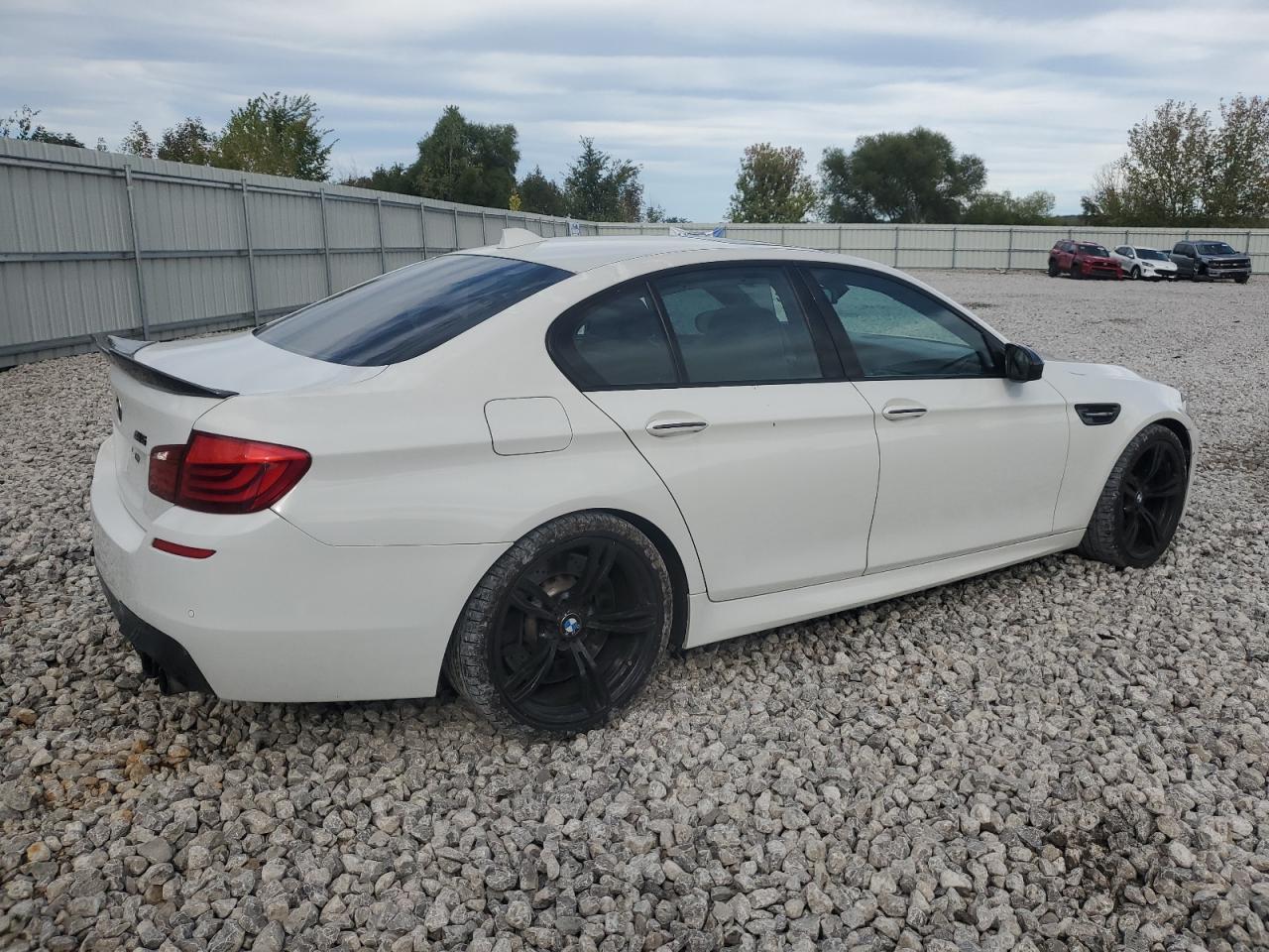2013 BMW M5 - Фото 3