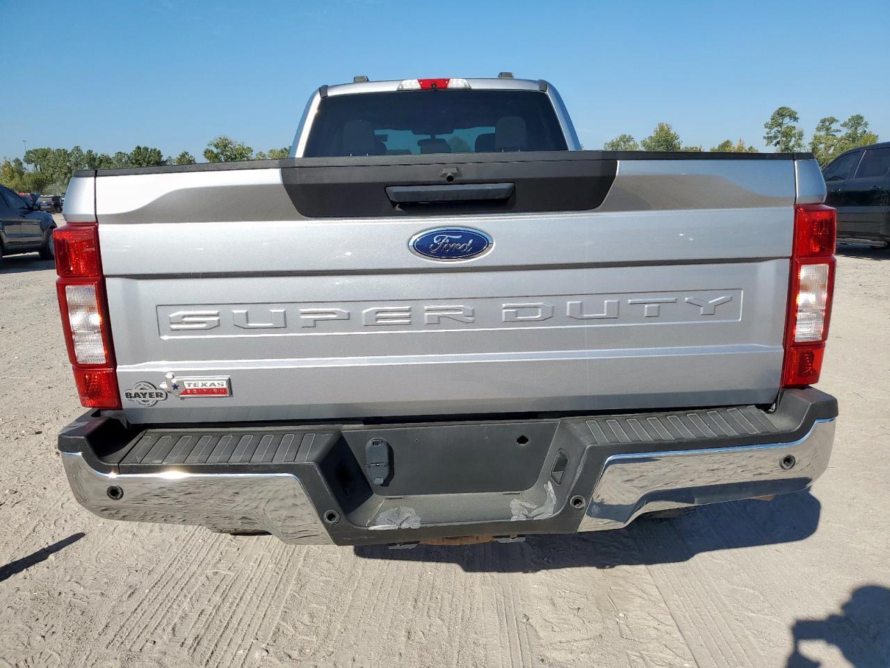 2022 Ford F250 Super Duty - Image 6