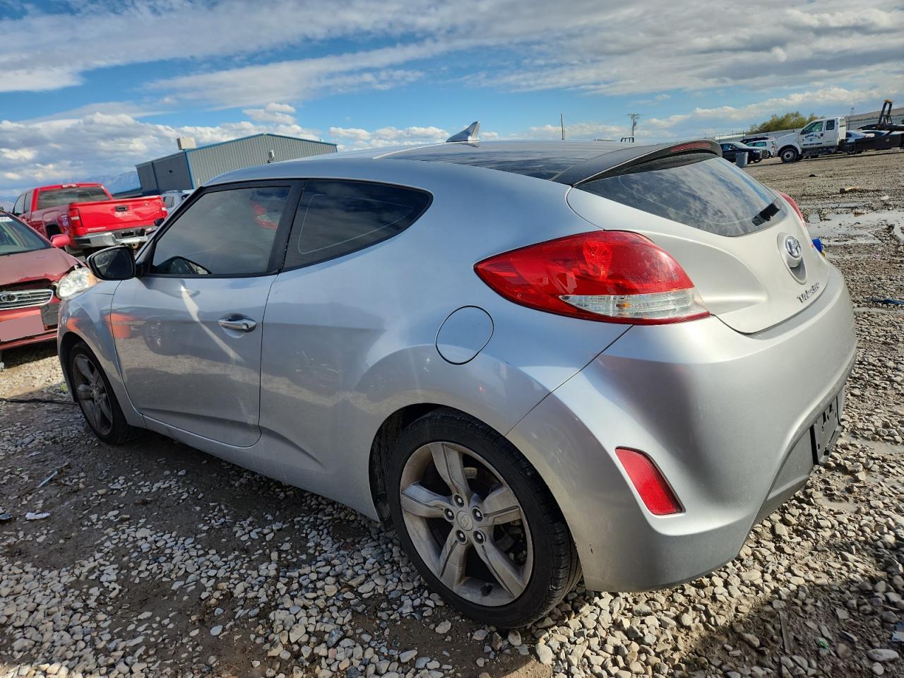 2015 Hyundai Veloster - Фото 2