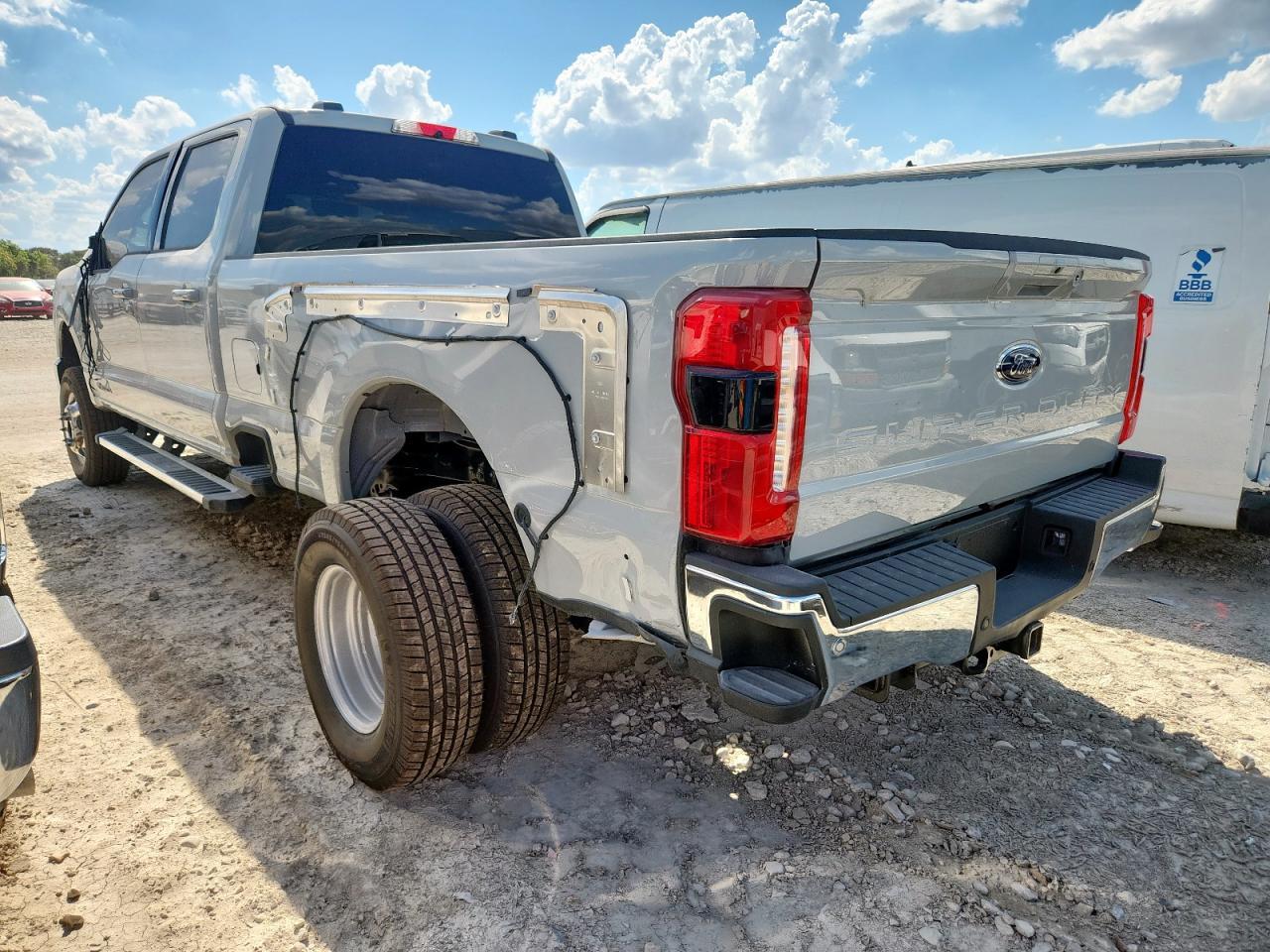 2025 Ford F350 Super Duty - Image 2