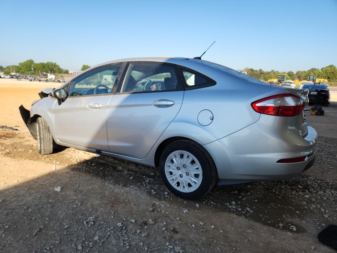 2014 Ford Fiesta S - Фото 2