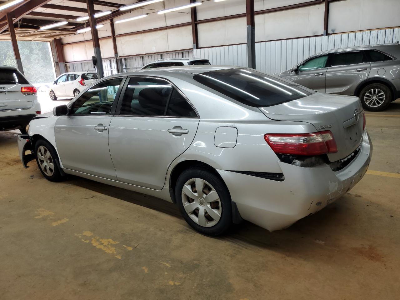 2009 Toyota Camry Base - Фото 2