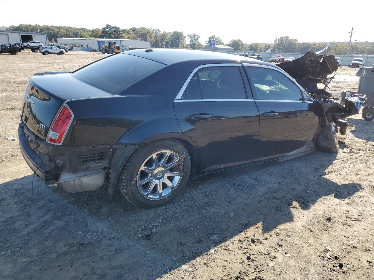 2013 Chrysler 300 - Фото 3